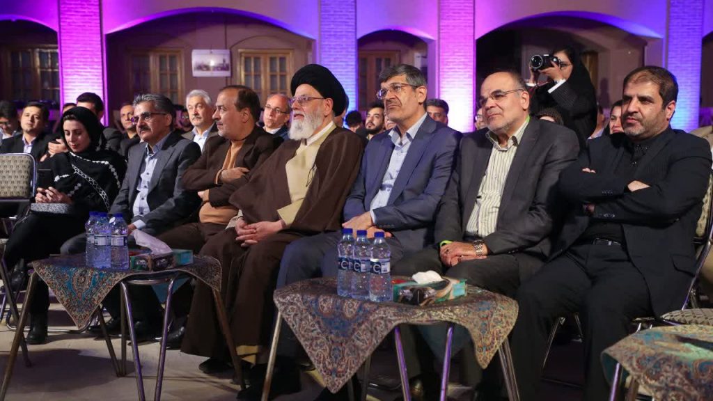 بزرگداشت دکتر رضائی‌نژاد بنیان‌گذار گروه تعاونی پیشگامان در رویداد «هفت سرو»