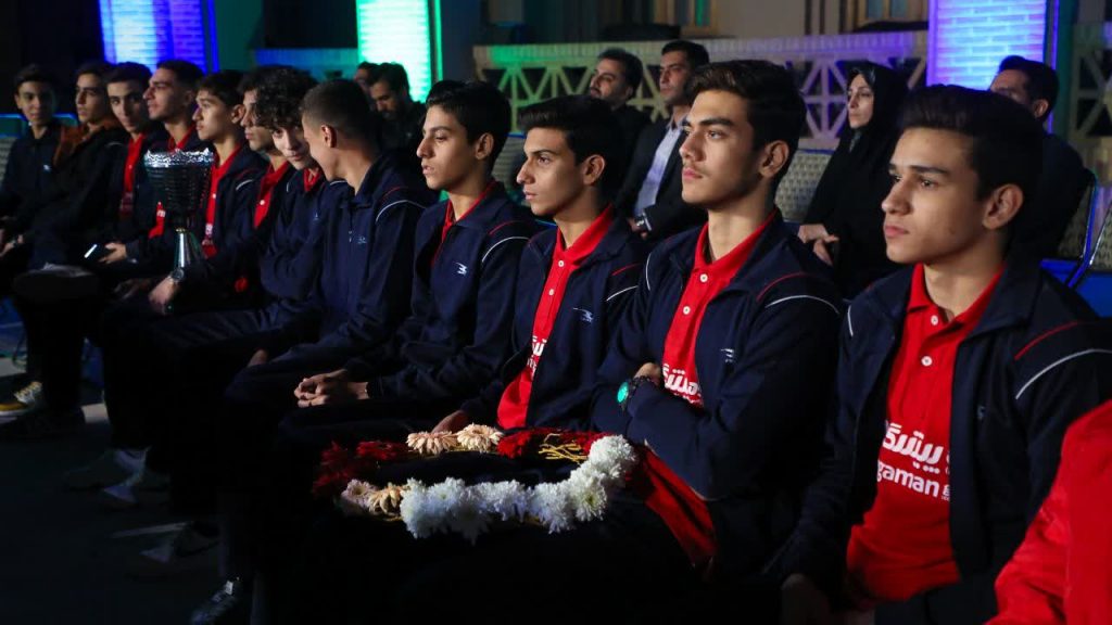 بزرگداشت دکتر رضائی‌نژاد بنیان‌گذار گروه تعاونی پیشگامان در رویداد «هفت سرو»