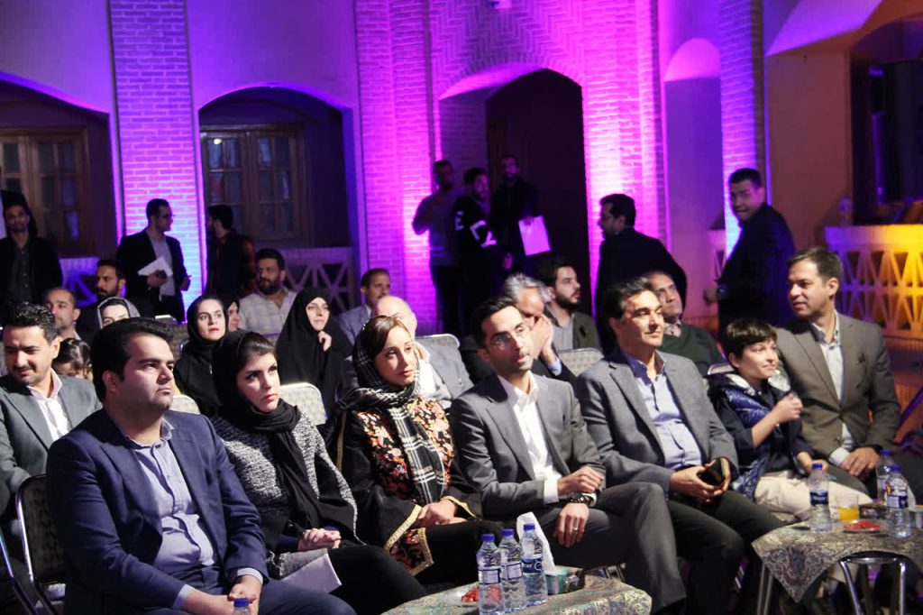 بزرگداشت دکتر رضائی‌نژاد بنیان‌گذار گروه تعاونی پیشگامان در رویداد «هفت سرو»