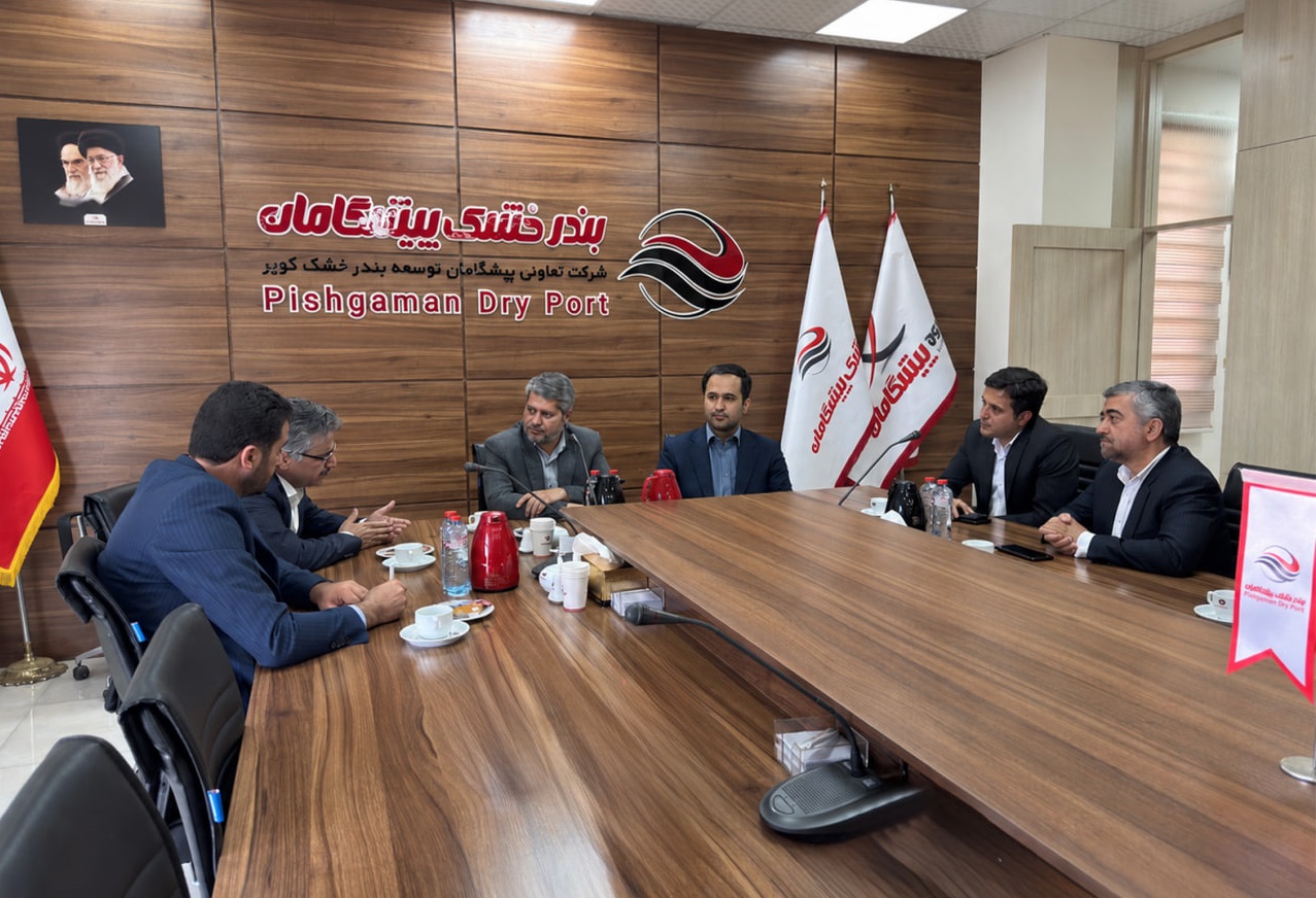 دادستان مرکز استان یزد از بندرخشک پیشگامان بازدید کرد